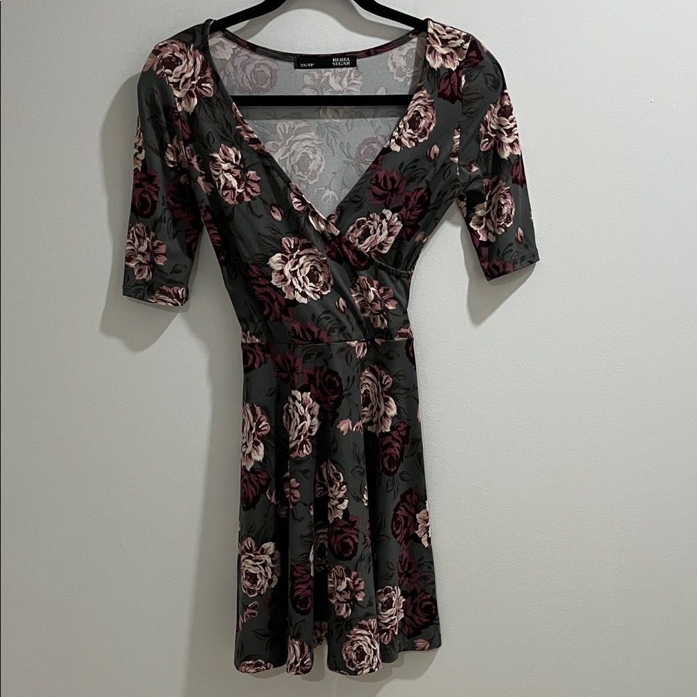 Rebel Sugar Women’s Dress XS Floral Grey Pink Wrap Skater Mini Tie Back Casual